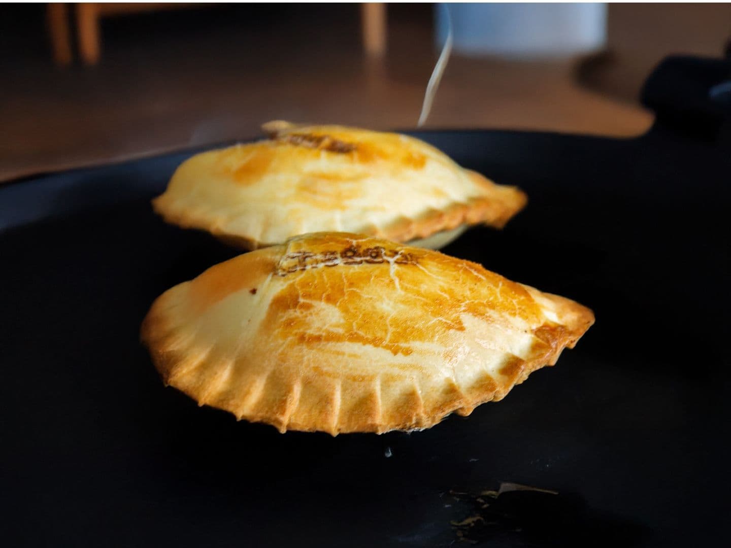 Imagen de Dos empanadas + monster